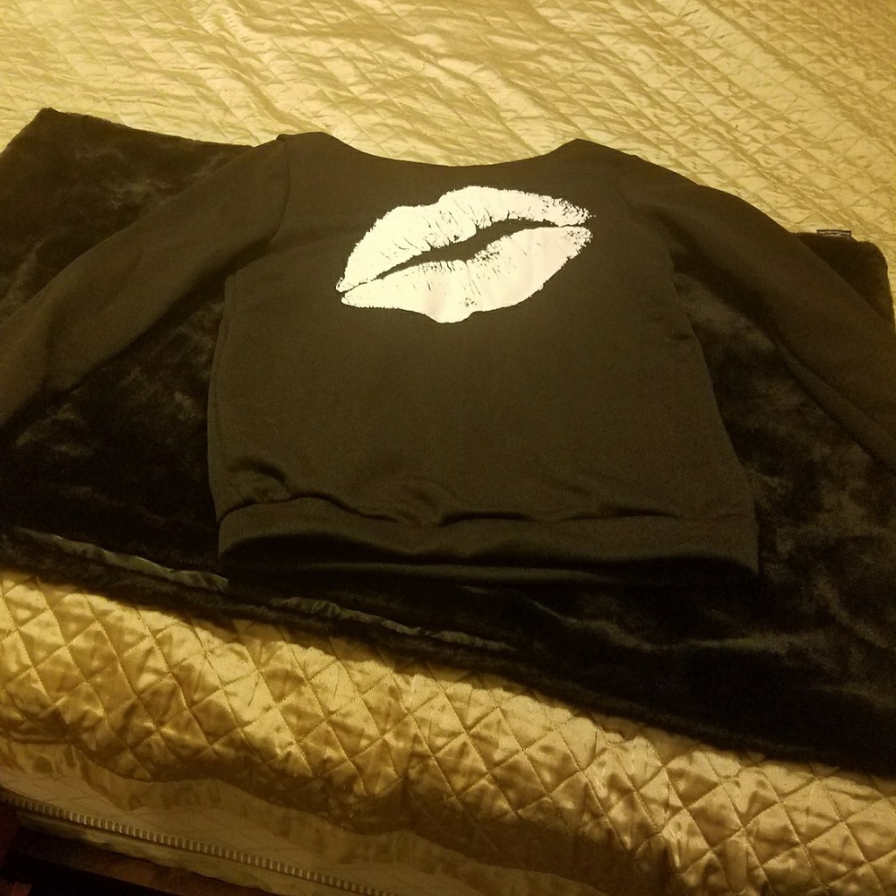 Slouchy Kiss Lips Sweatshirt